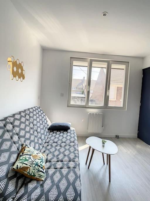 Cosy T2 Wifi Parking Proche Gare Centre Ville Saint-Quentin  Exterior photo